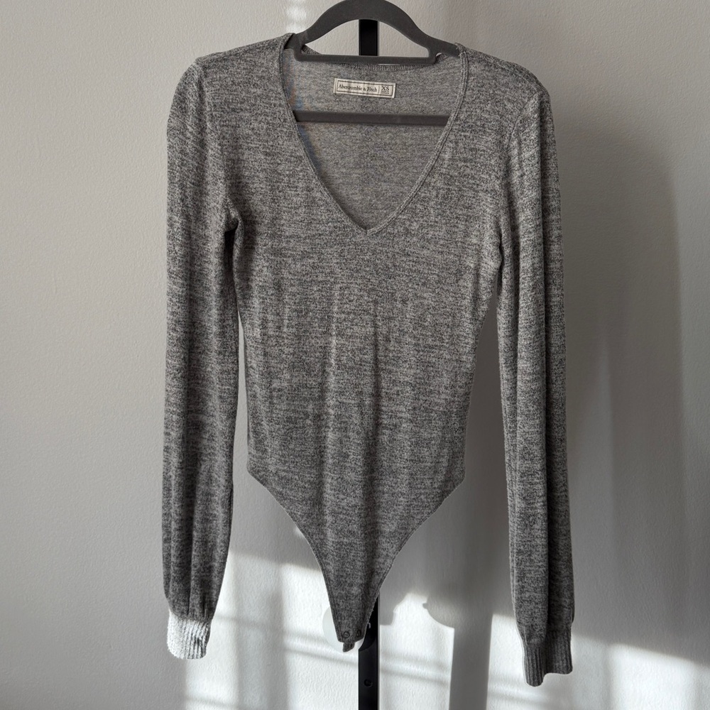 Abercrombie & Fitch Gray V-Neck Bodysuit Size XS - Picture 2 of 5